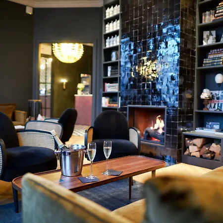 Victoria Hotel 4*
