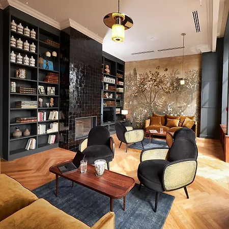 Victoria Hotel 4*