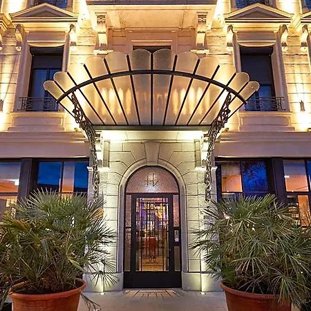 Victoria Hotel